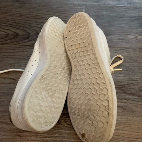 Adidas - Picture 6 of 7